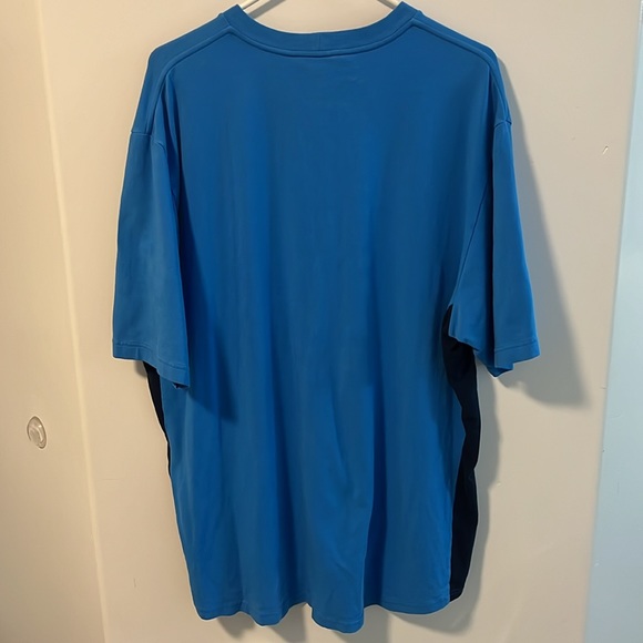 Nike short sleeve shirt - Picture 3 of 4